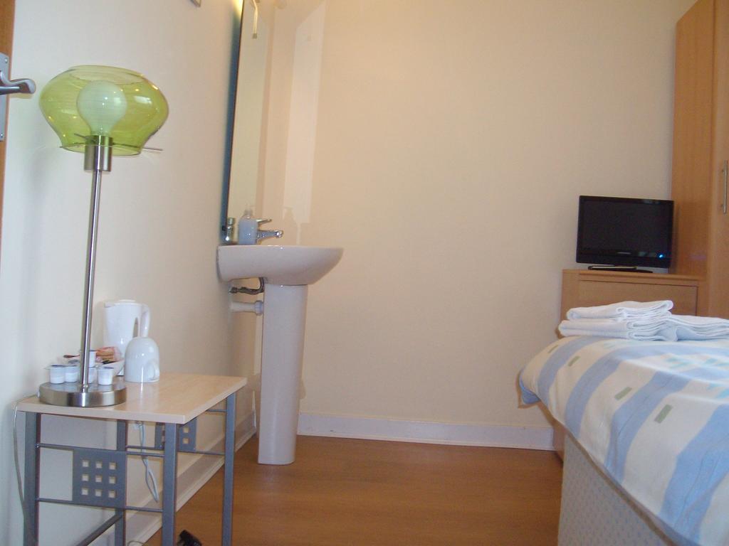 Lindhome Guest House Aberdeen Chambre photo