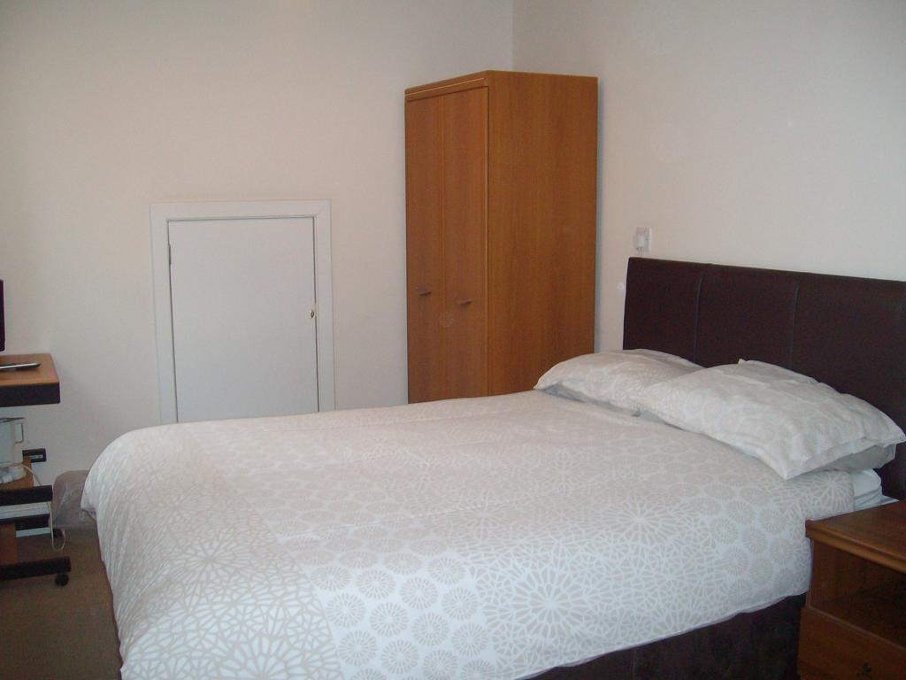 Lindhome Guest House Aberdeen Chambre photo